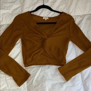 Long sleeve front knot crop top